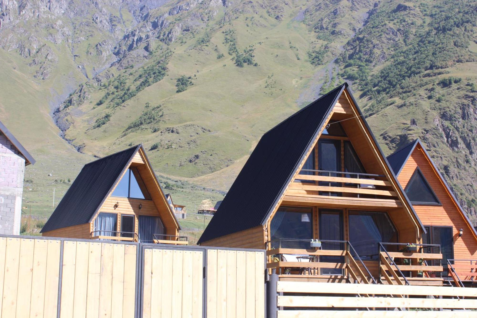 Appartamento Kazbegi Folk Esterno foto