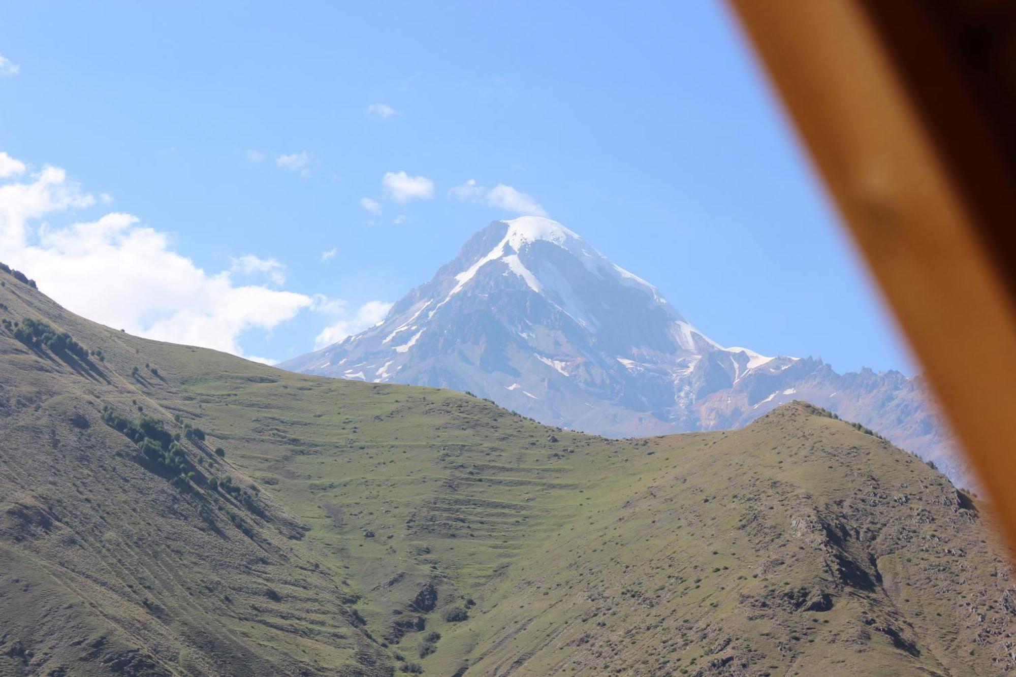 Appartamento Kazbegi Folk Esterno foto