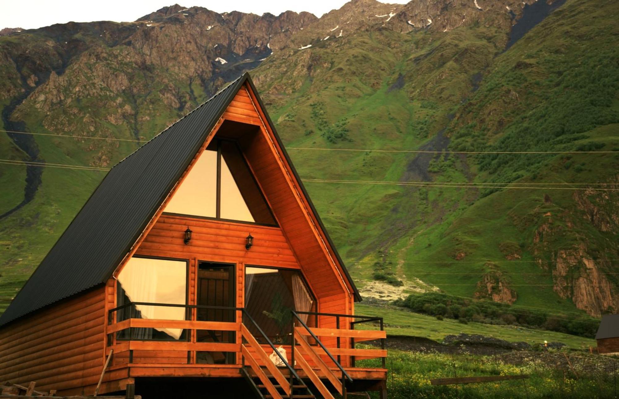 Appartamento Kazbegi Folk Esterno foto