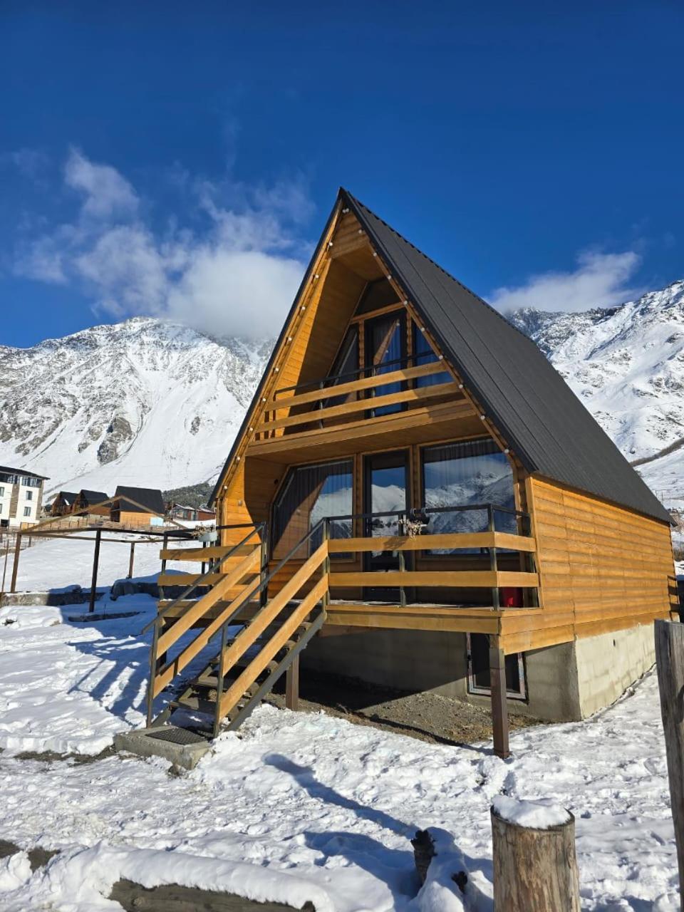 Appartamento Kazbegi Folk Esterno foto